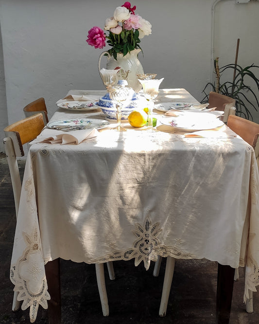 Tovaglia lino con pizzo rinascimento e 12 tovaglioli