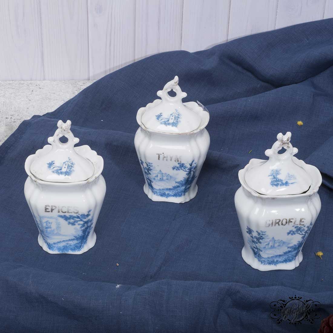 Spice rack set in French porcelain