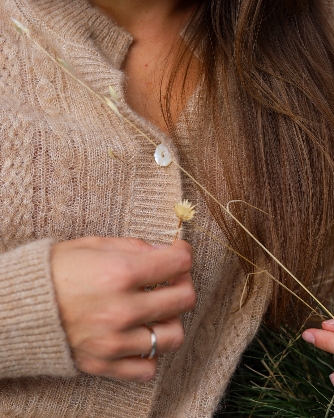 ROSA 24.24 — Cardigan in baby alpaca, cashmere e seta con bottoni in madreperla — Maglificio artigianale veneto, Made in Italy