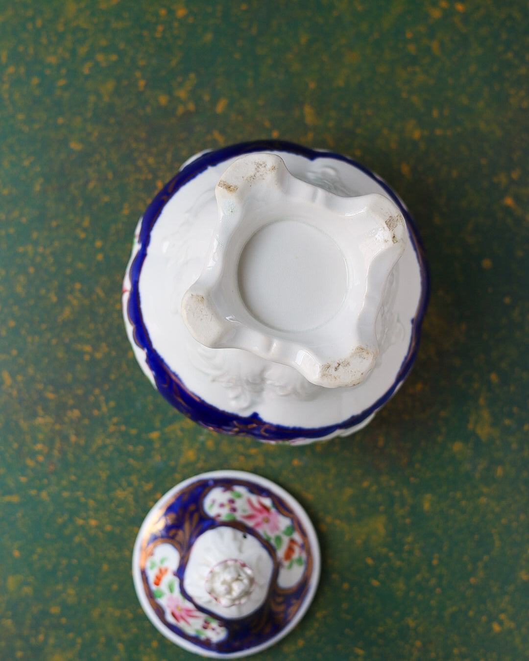 Sucrier in Porcellana Gaudy Welsh con Decorazione Floreale Policroma Dipinta a Mano – Primo Ottocento