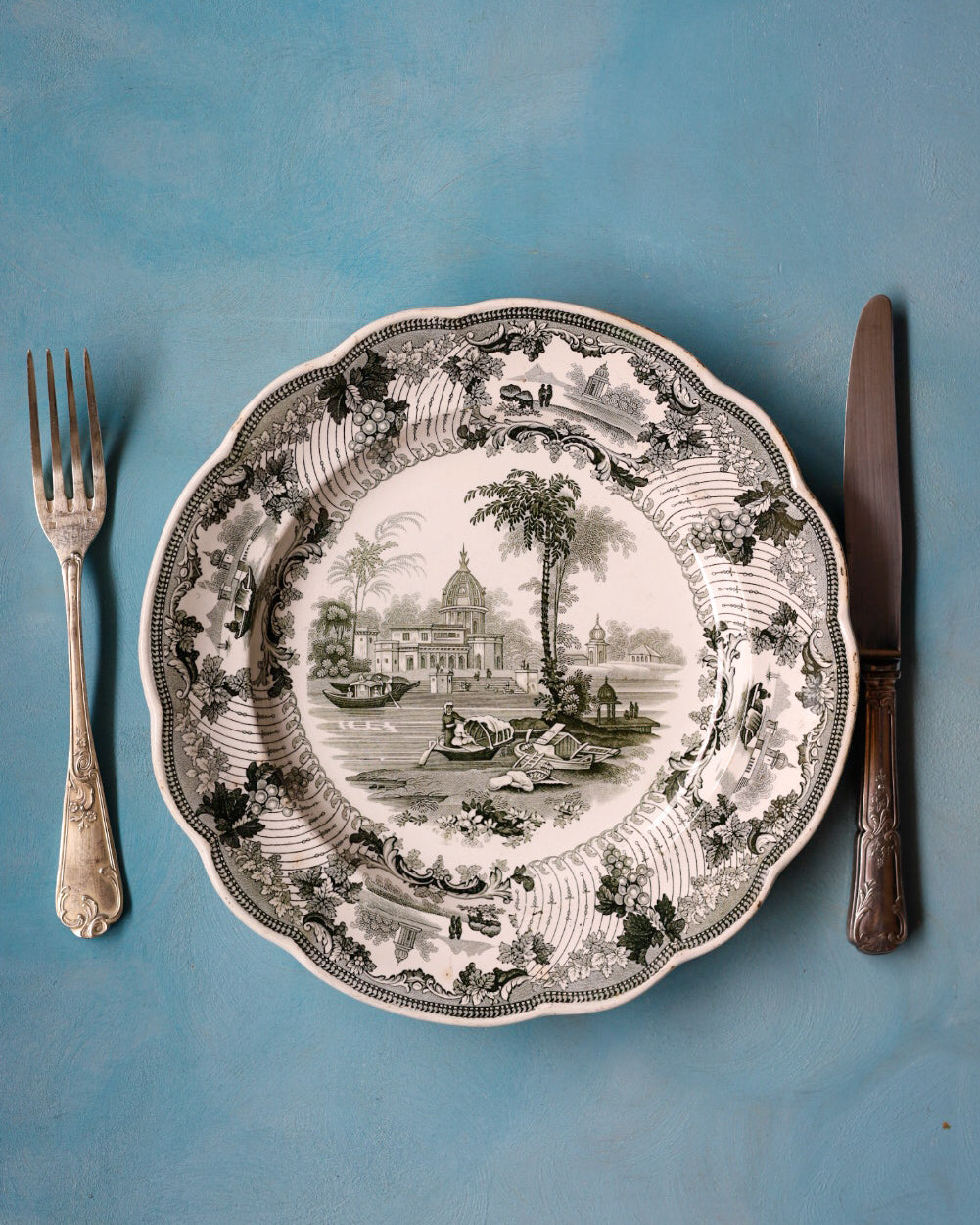 Set di 6 Piatti in Terraglia Inglese con Decorazione Transferware Marrone – Primo Ottocento