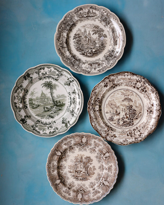 Set di 6 Piatti in Terraglia Inglese con Decorazione Transferware Marrone – Primo Ottocento