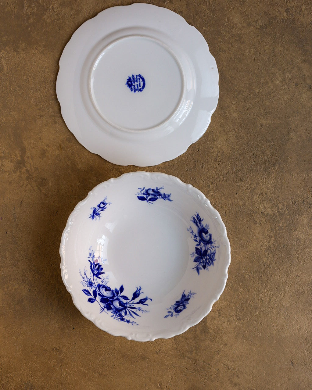 Servizio di piatti in bone china Royal Albert, modello Connoisseur, 24 pezzi, anni ‘60