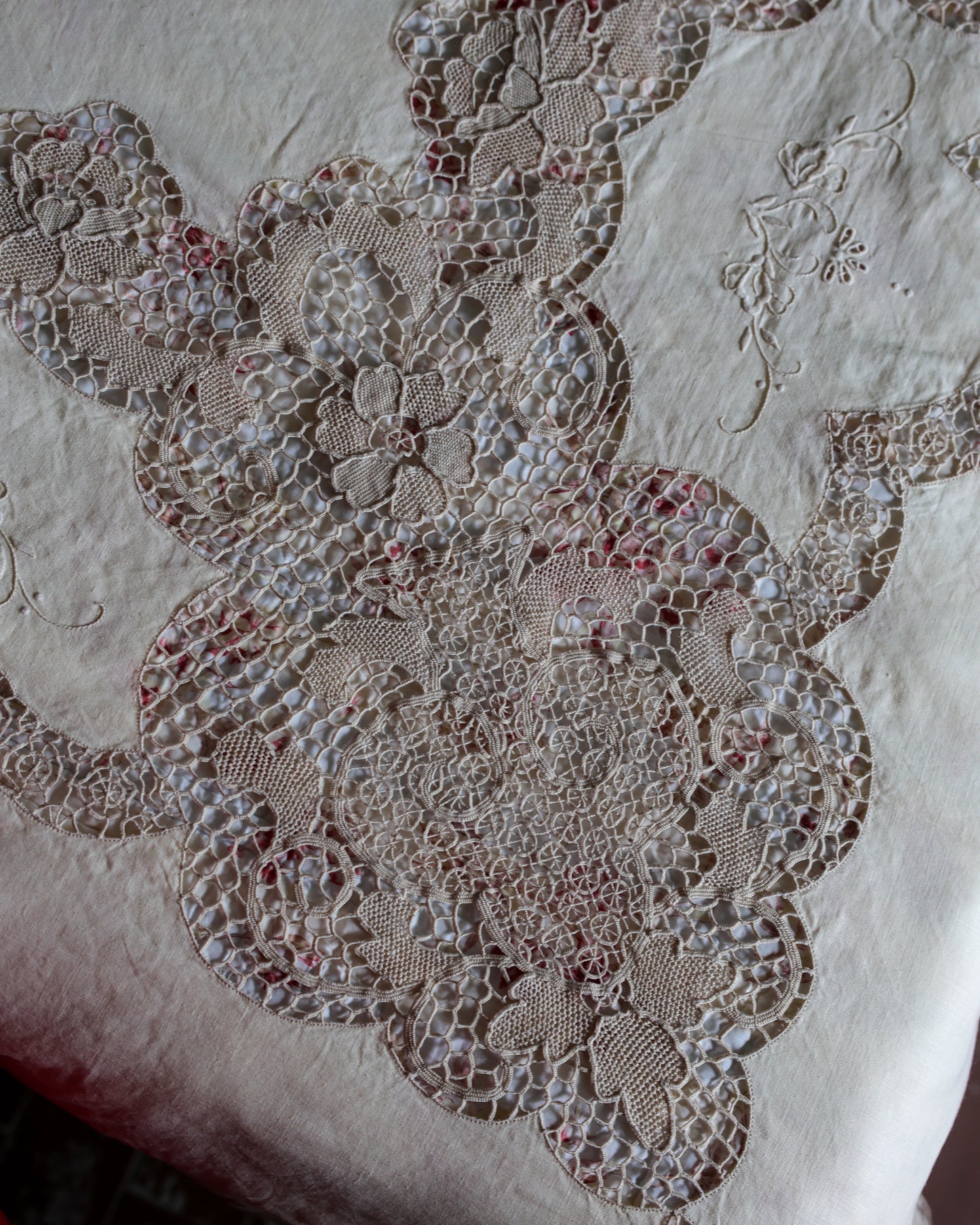 Copriletto in Lino e Pizzo di Burano ad Ago — cm 250×220