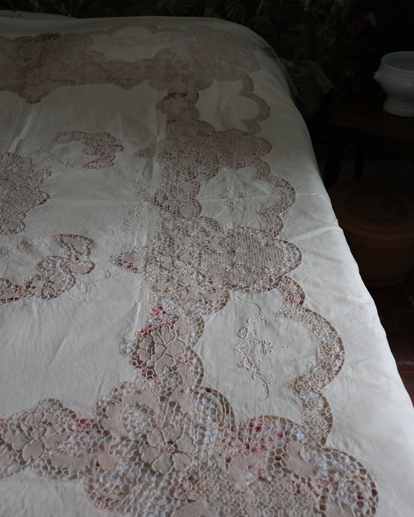 Copriletto in Lino e Pizzo di Burano ad Ago — cm 250×220