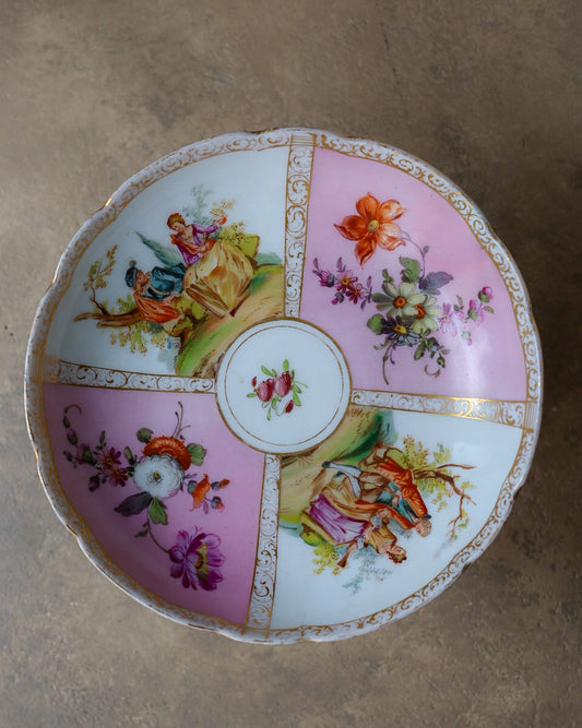 Alzata in porcellana tedesca dipinta a mano, stile Dresda, scene galanti e fiori, primi del ‘900