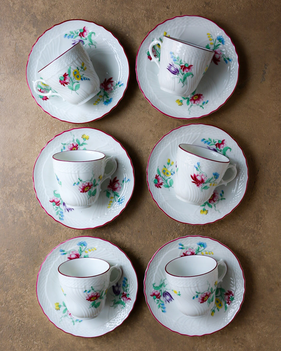 Set di 6 tazzine da caffè in porcellana Richard Ginori, forma Vecchio Ginori, decoro floreale a transfer, Italia, anni ‘50-‘60