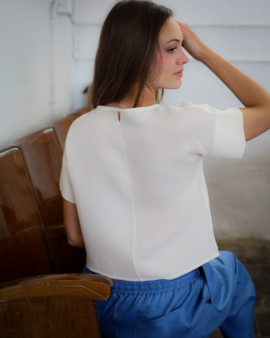 LOVE 36.36 — T-shirt Crop in Tessuto Nido d'Ape 3D — Manifattura Marchigiana, Made in Italy