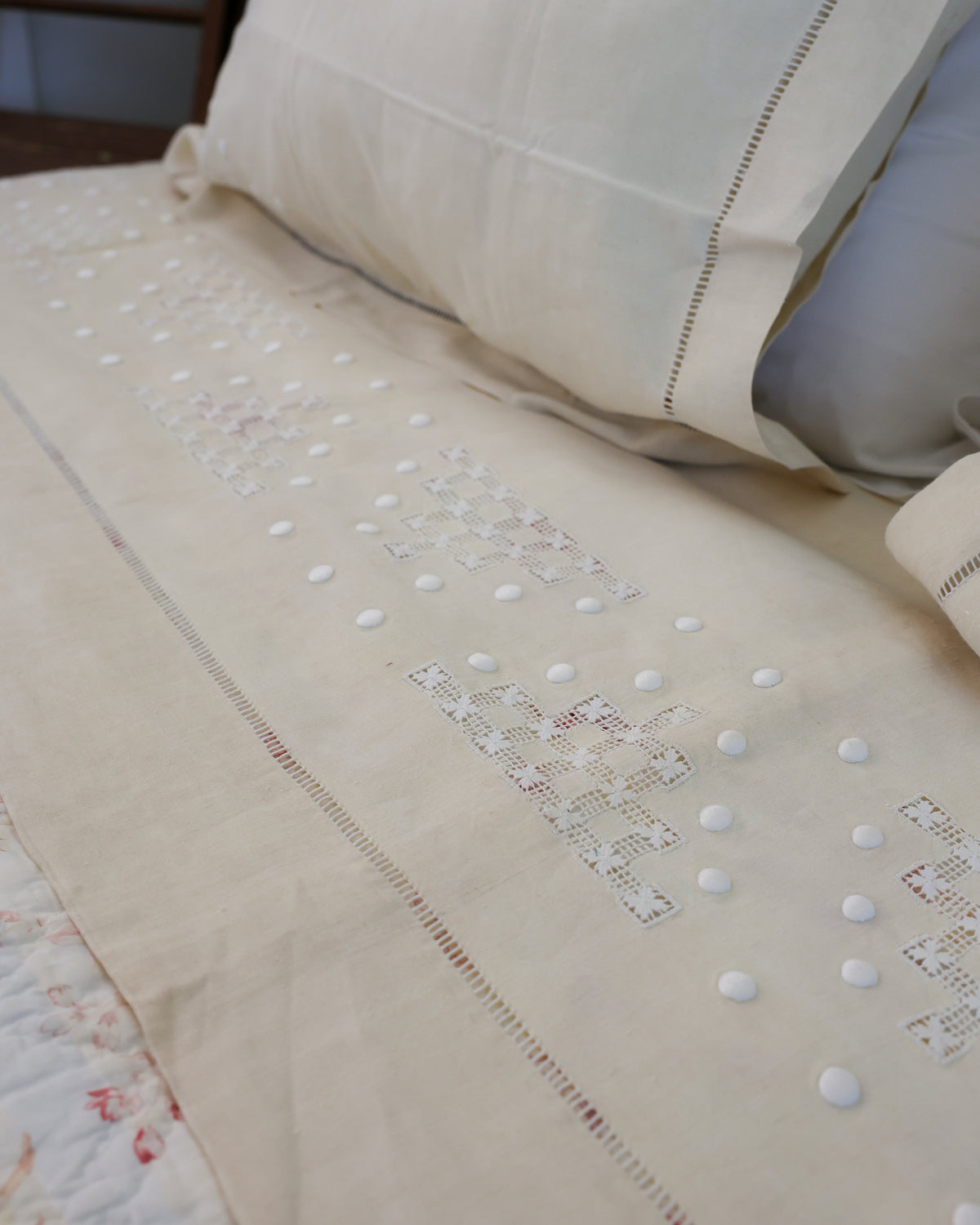 Lenzuolo Matrimoniale in Lino Francese con Sfilato e Ricamo – Primi '900