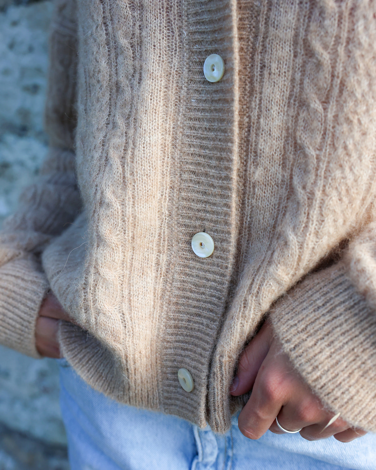 ROSA 24.24 — Cardigan in baby alpaca, cashmere e seta con bottoni in madreperla — Maglificio artigianale veneto, Made in Italy