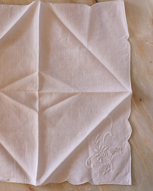 Set 8 tovaglioli da pasto in lino bianco, ricamo punto piatto e punto tela, bordo smerlato — cm 42×42