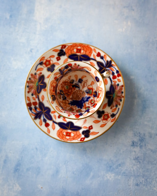 Tazza da cioccolata fiori rossi e blu