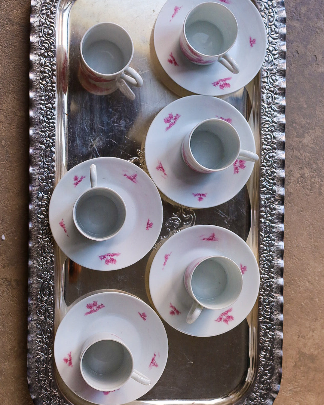 Set da caffè porcellana francese con paesaggio rosa