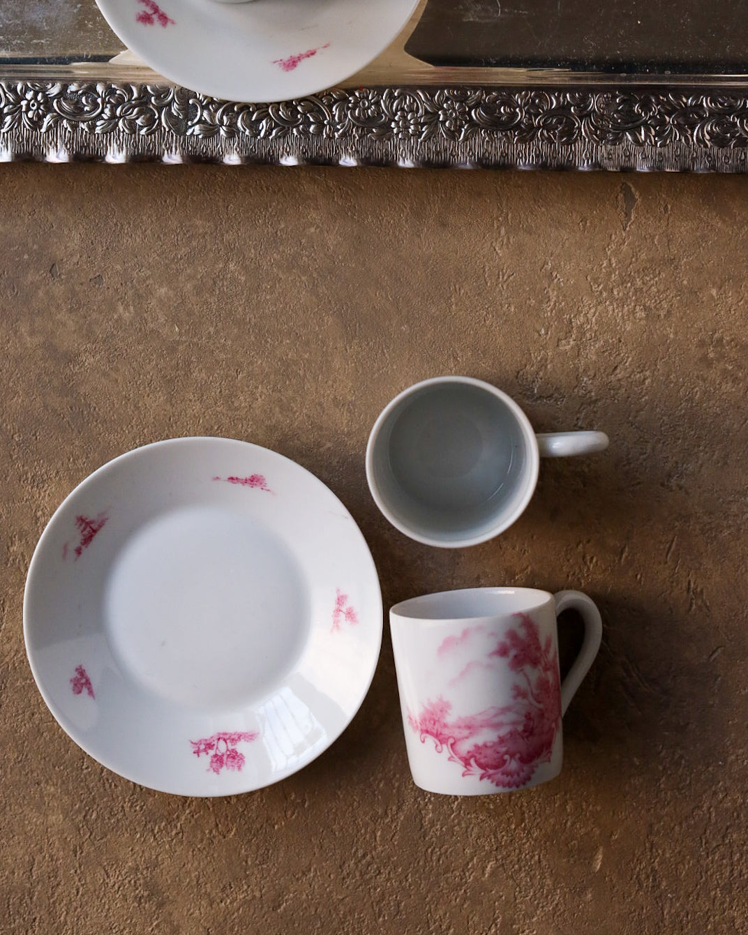 Set da caffè porcellana francese con paesaggio rosa