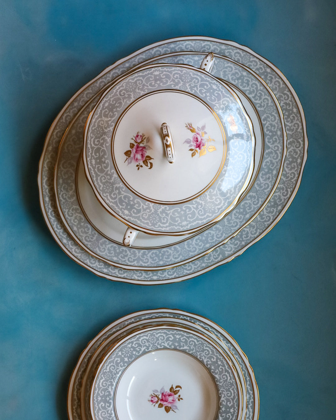 Set piatti da 8 porcellana inglese con decoro grigio e rose