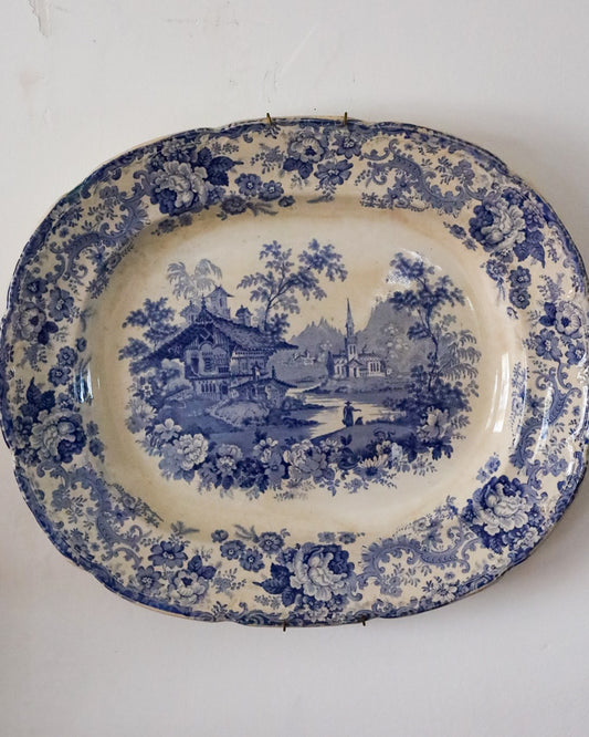Vassoi inglesi antichi bianco e blu con paesaggi