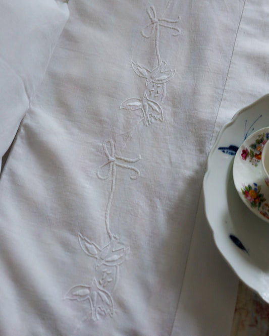 Lenzuolo matrimoniale in lino con ricamo colombe
