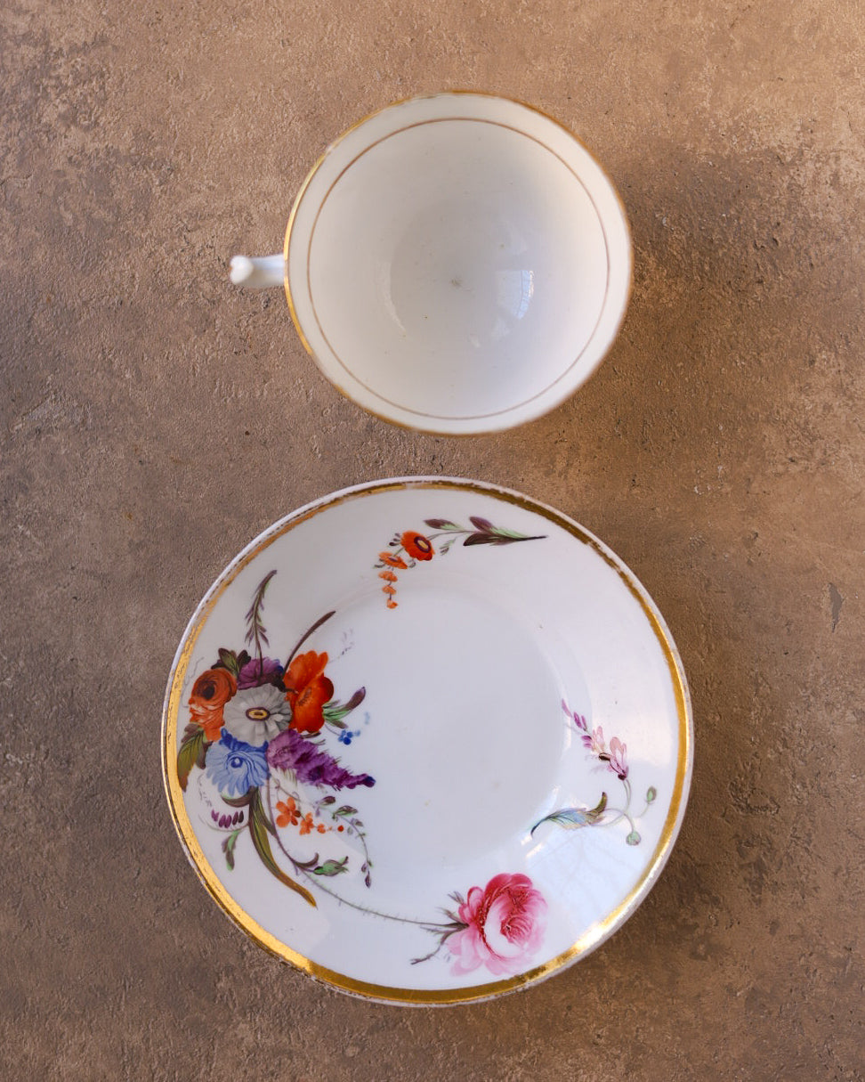 Tazza da tè con piattino in porcellana Spode, forma London, fiori dipinti a mano, Inghilterra, primi dell’800