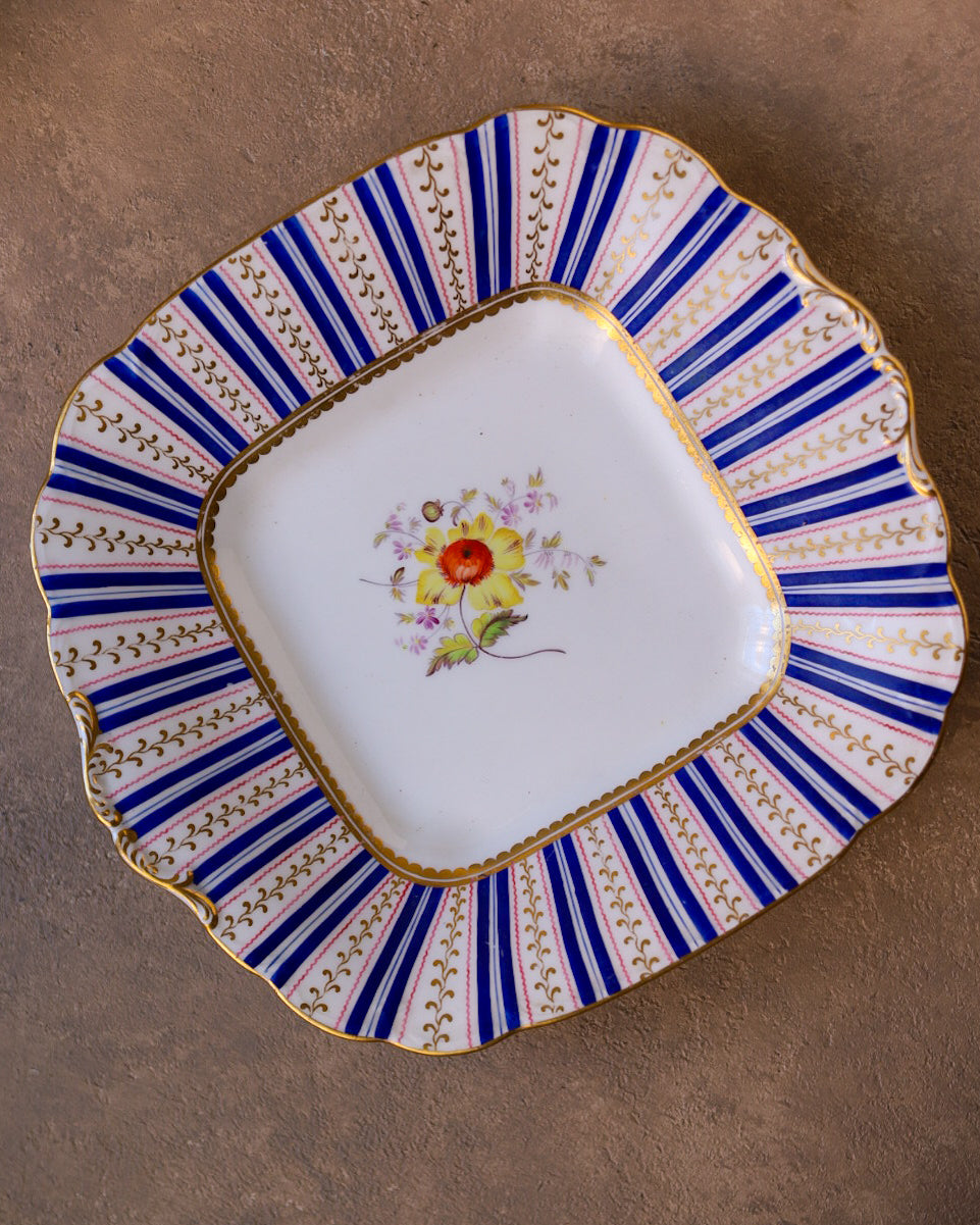 Trio con vassoio in porcellana Minton, righe blu cobalto, rosa e oro dipinti a mano, Inghilterra, 1830 circa