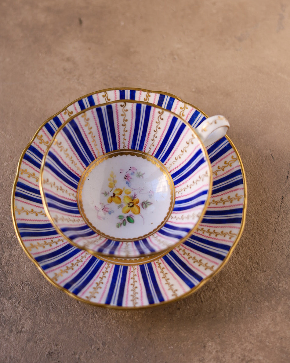 Trio con vassoio in porcellana Minton, righe blu cobalto, rosa e oro dipinti a mano, Inghilterra, 1830 circa