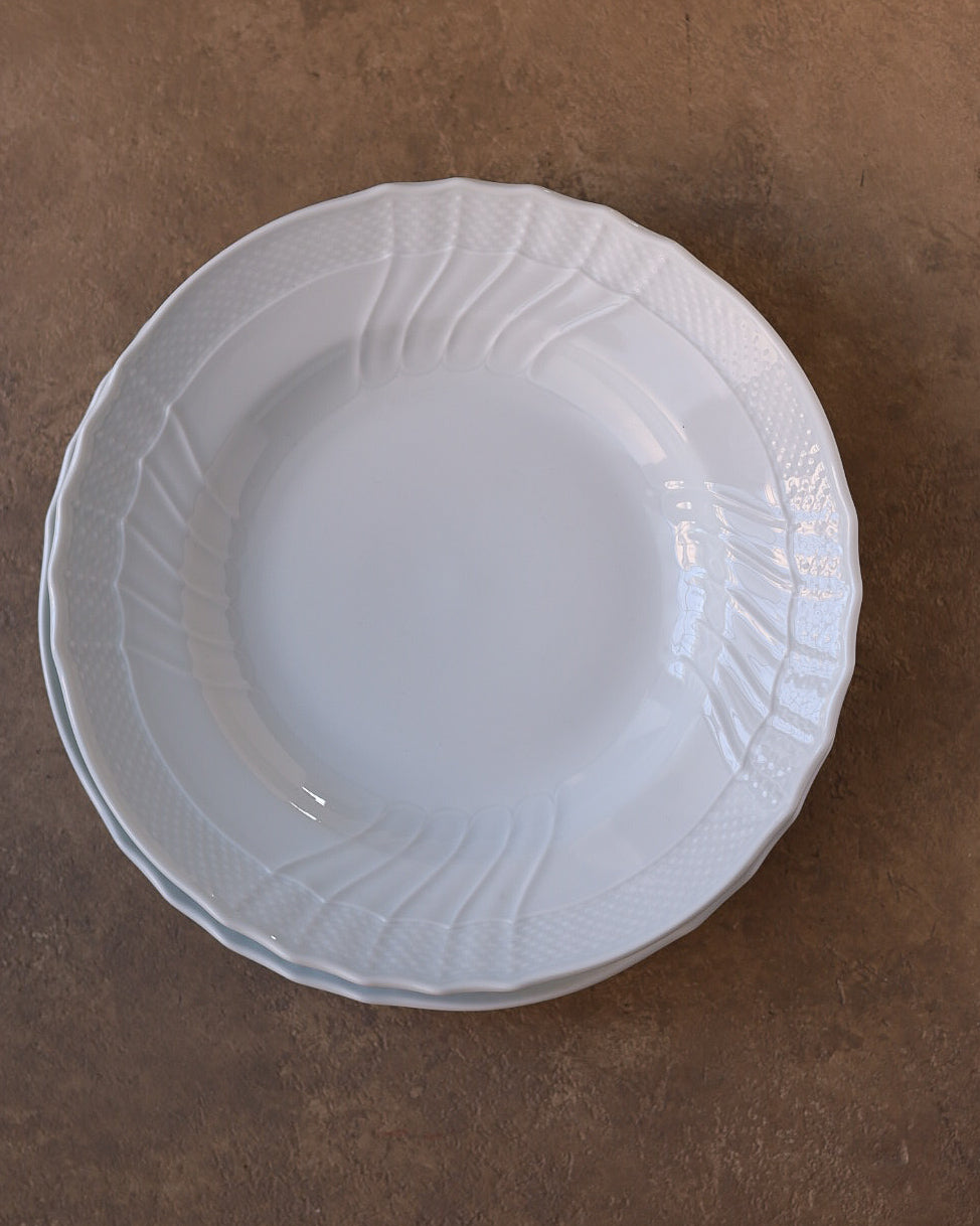 Servizio da tavola per quattro in porcellana Richard Ginori, forma Vecchio Ginori, 13 pezzi, Italia, anni ‘80