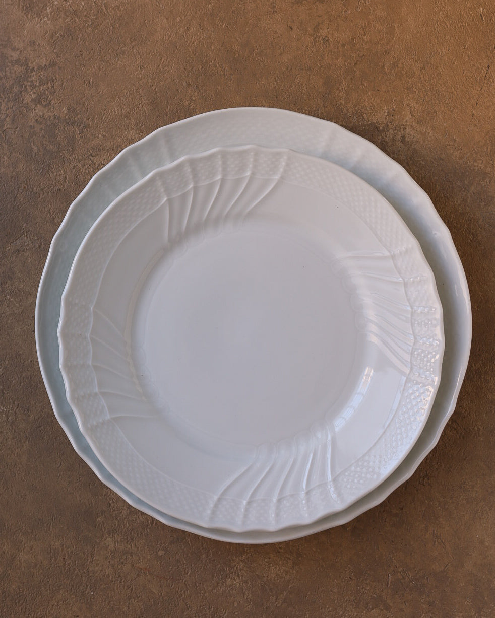 Servizio da tavola per quattro in porcellana Richard Ginori, forma Vecchio Ginori, 13 pezzi, Italia, anni ‘80