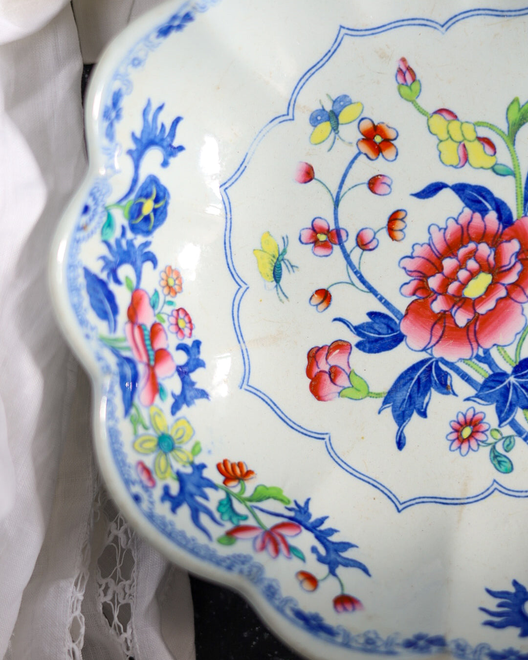 Antico vassoio portadolci inglese dipinto decoro chinoiserie toni del blu