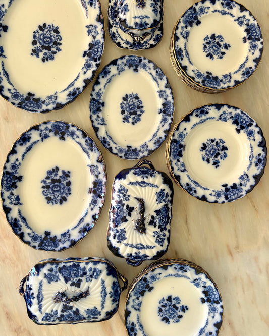 Servizio da Tavola in Porcellana Flow Blue, Marchio Gresham B&S — Inghilterra, Epoca Vittoriana