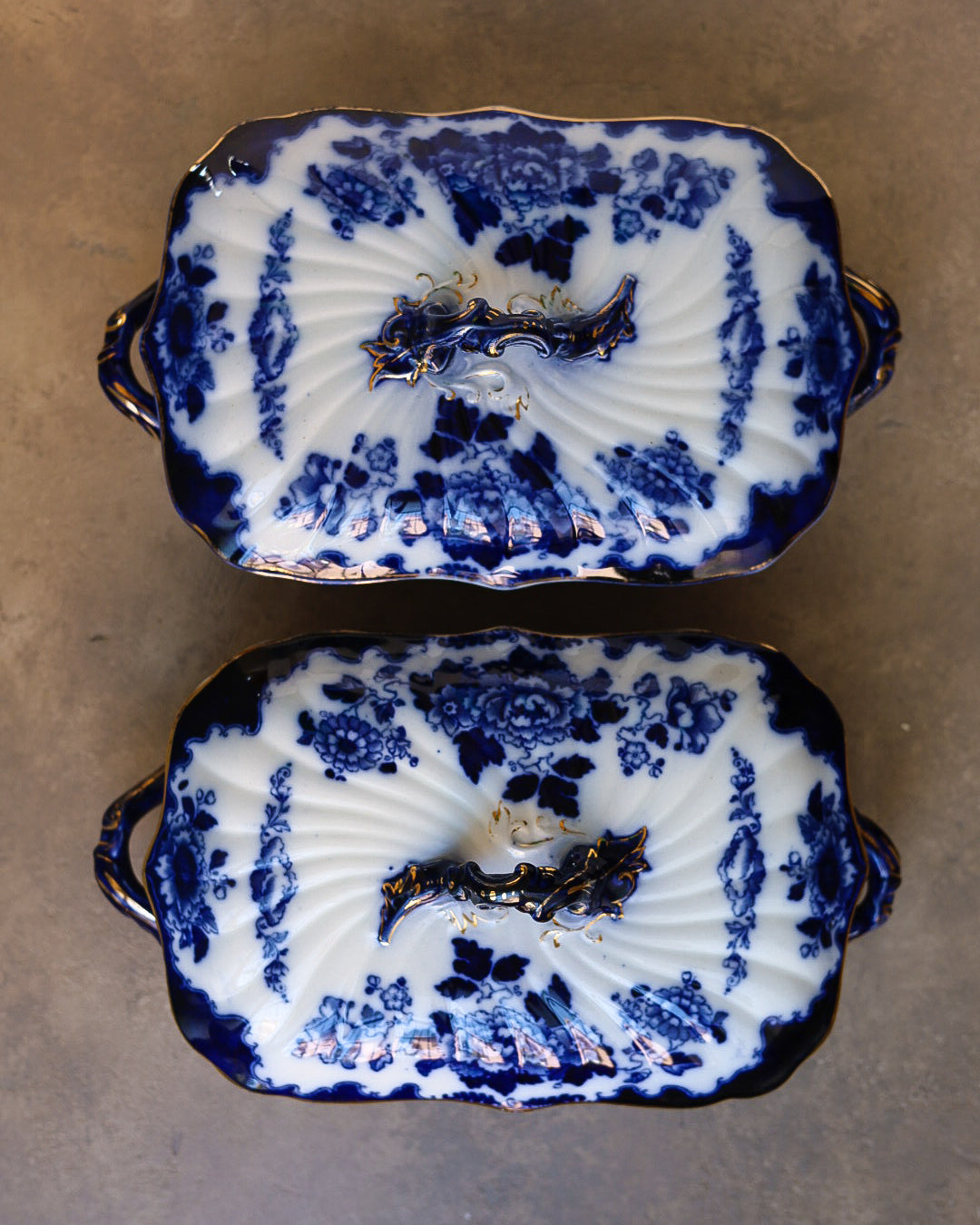 Servizio da Tavola in Porcellana Flow Blue, Marchio Gresham B&S — Inghilterra, Epoca Vittoriana
