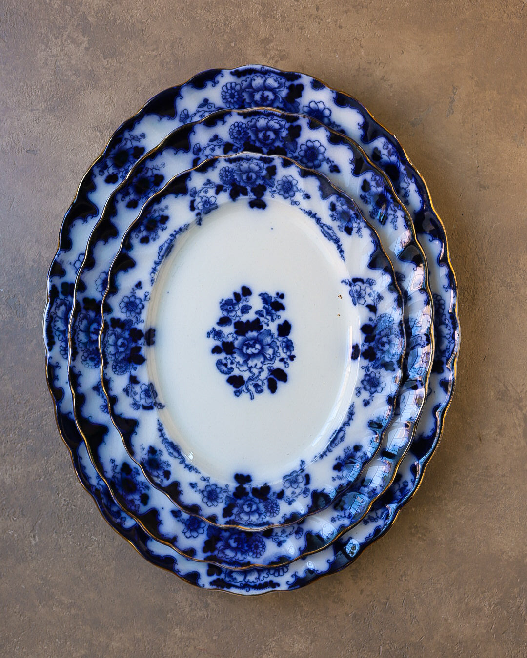 Servizio da Tavola in Porcellana Flow Blue, Marchio Gresham B&S — Inghilterra, Epoca Vittoriana
