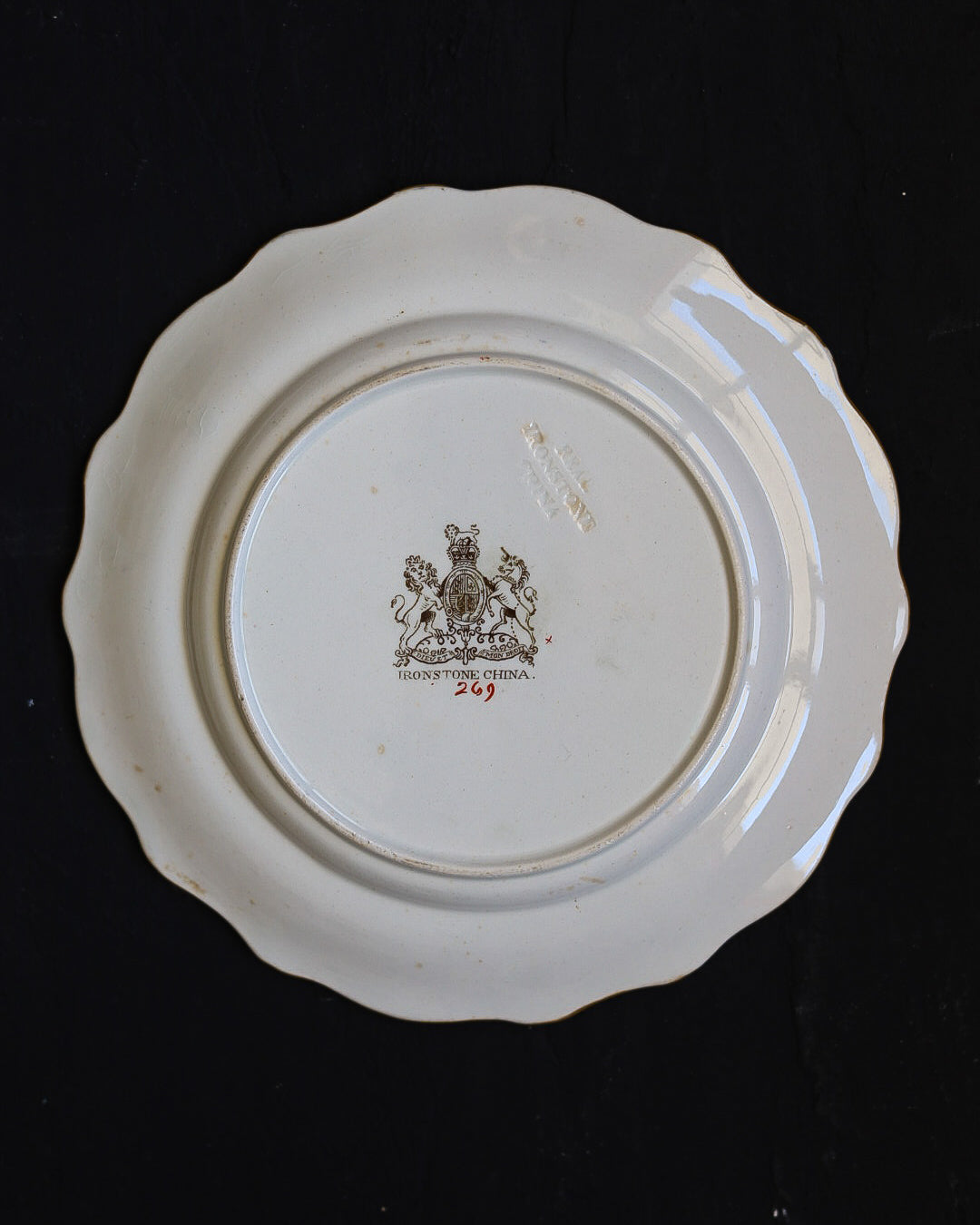Piatti Piani piccoli Stone China Inglesi a Decoro Policromo, Inghilterra Pieno Ottocento