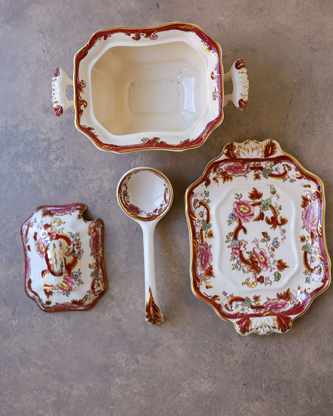 Salsiere Mason's Ironstone con Vassoio e Mestolo, Pattern "Mandarin Red" e "Mandalay" — Inghilterra Anni '20-'30