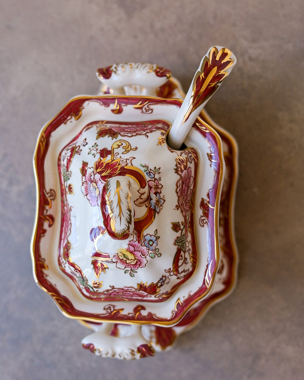 Salsiere Mason's Ironstone con Vassoio e Mestolo, Pattern "Mandarin Red" e "Mandalay" — Inghilterra Anni '20-'30