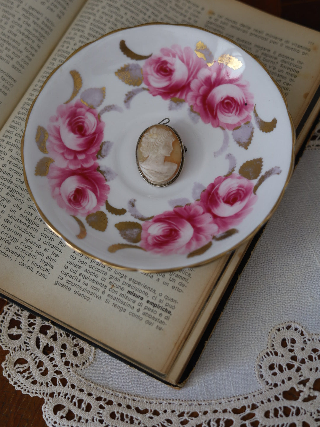 Cammeo in Conchiglia Scolpita a Mano — Montatura in Argento — Anni '30-'50