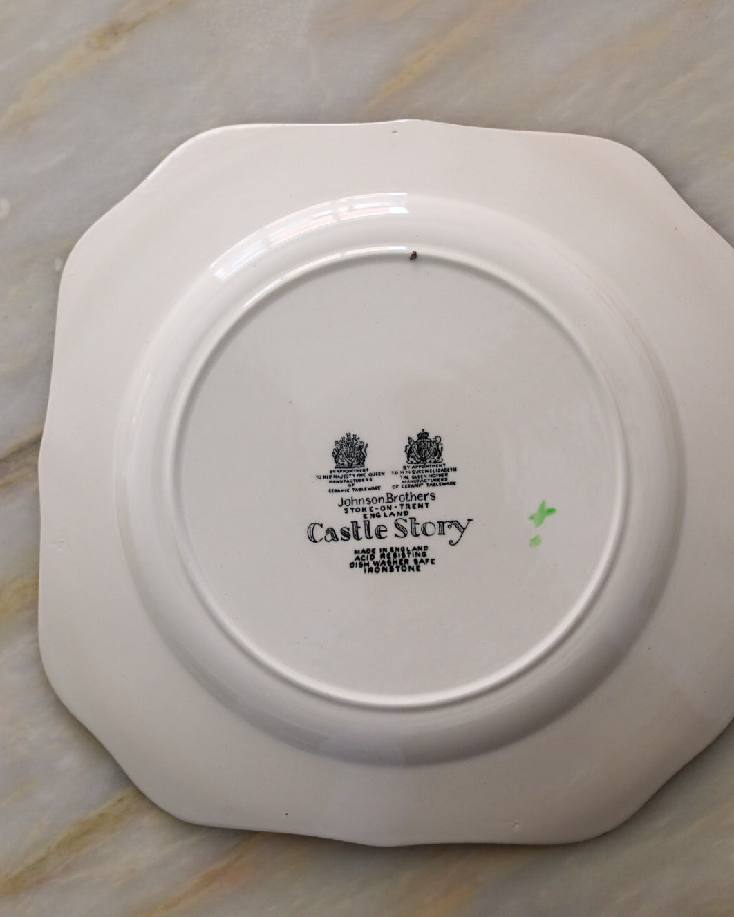 Servizio da dolce Johnson Brothers "Castle Story" in ironstone inglese, anni '50-'60 – 14 pezzi