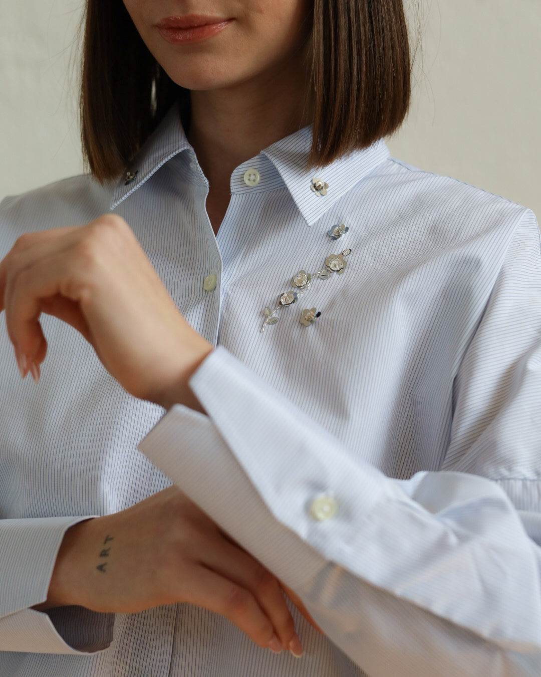 Camicia Donna in Popeline di Cotone Stampato — EdizionCamicia in cotone a righe — Ricamo a mano, Manifattura Artigianale Made in Italye Limitata (Copia)