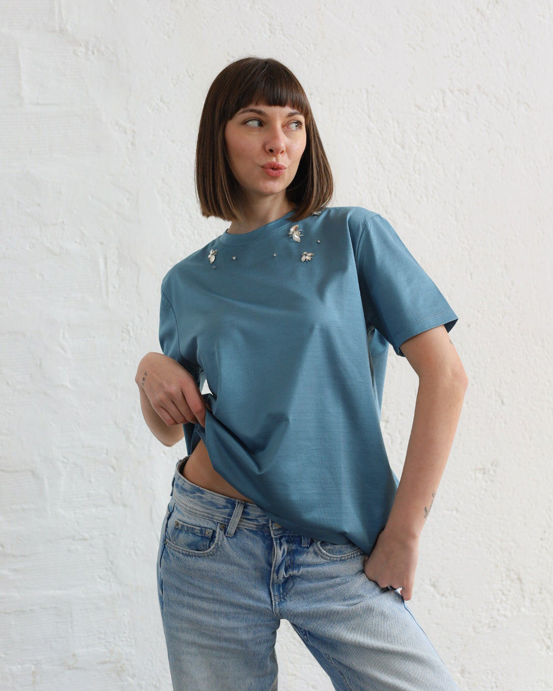 HY 33.33 — T-shirt in Cotone Filo di Scozia — Ricamo a Mano, Manifattura Made in Italy