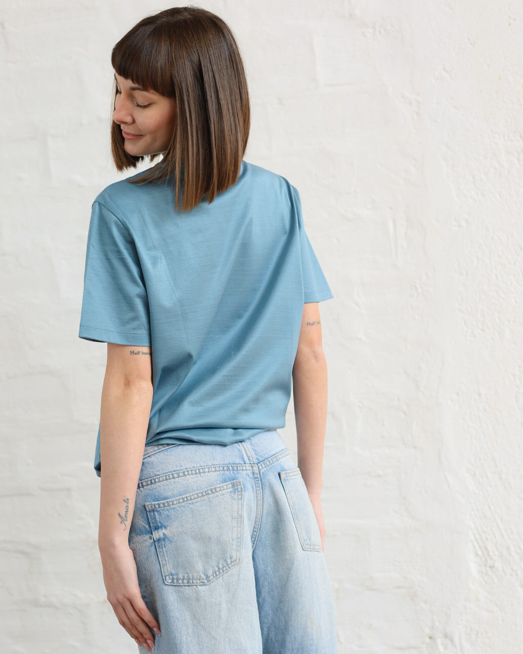 HY 33.33 — T-shirt in Cotone Filo di Scozia — Ricamo a Mano, Manifattura Made in Italy