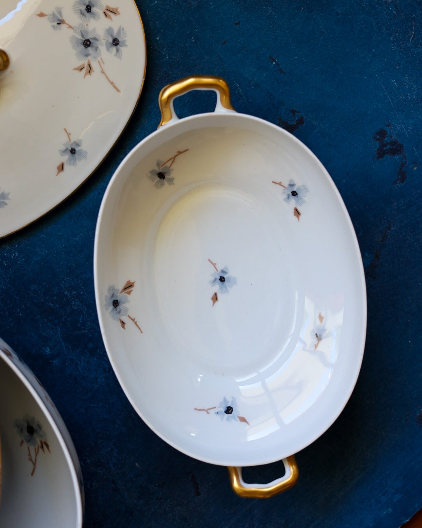 Grande servizio di piatti Limonges da 10 coperti con doppi piatti 69 pezzi