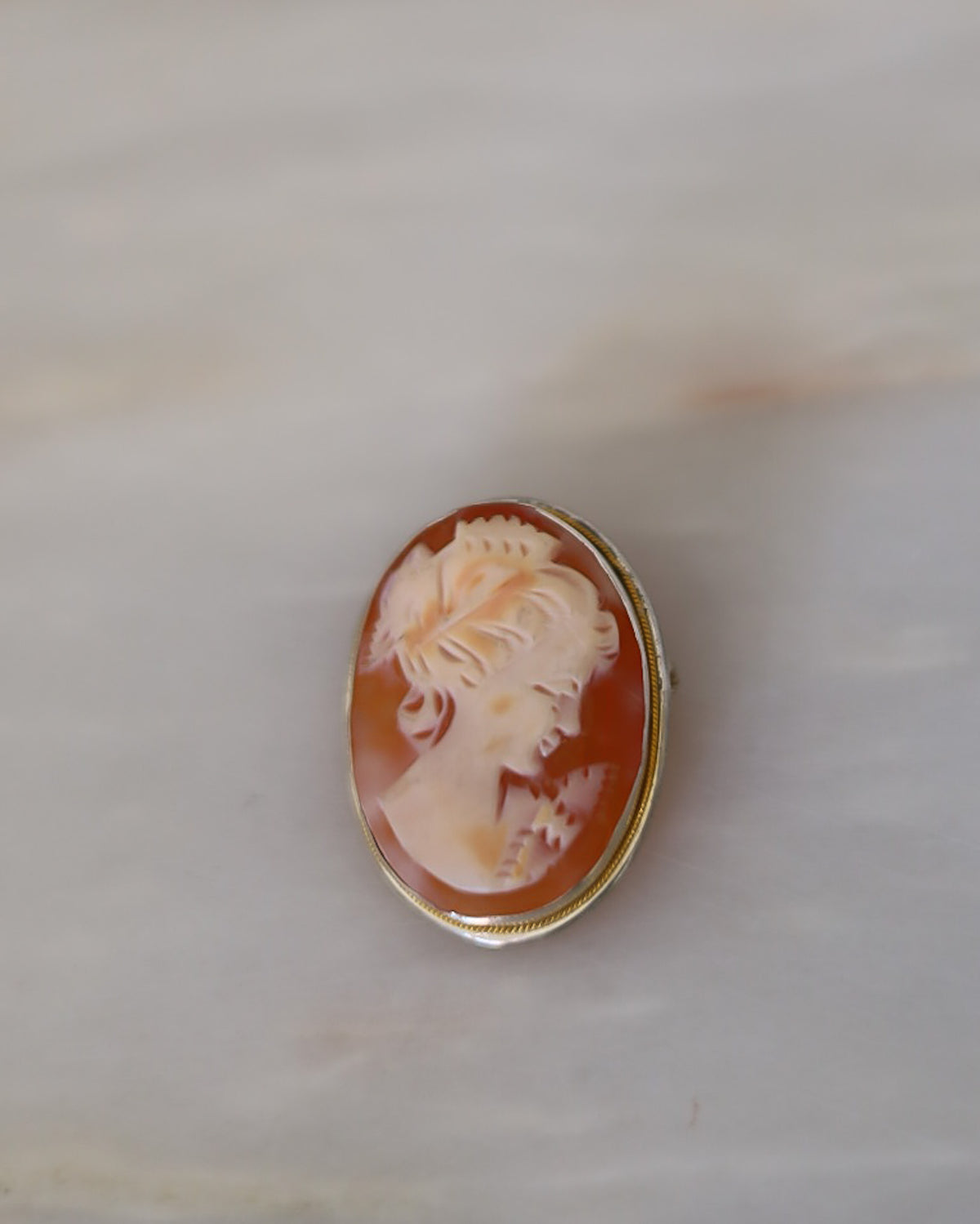 Cammeo in Conchiglia Scolpita a Mano — Montatura in Argento — Anni '30-'50