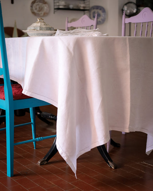 Tovaglia in fiandra di lino con 12 tovaglioli  fuori misura orlo a gigliuccio iniziali ed