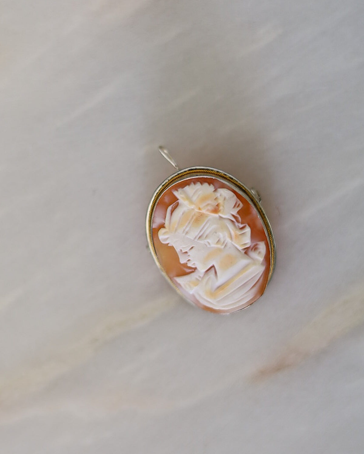 Cammeo in Conchiglia Scolpita a Mano — Montatura in Argento — Anni '30-'50