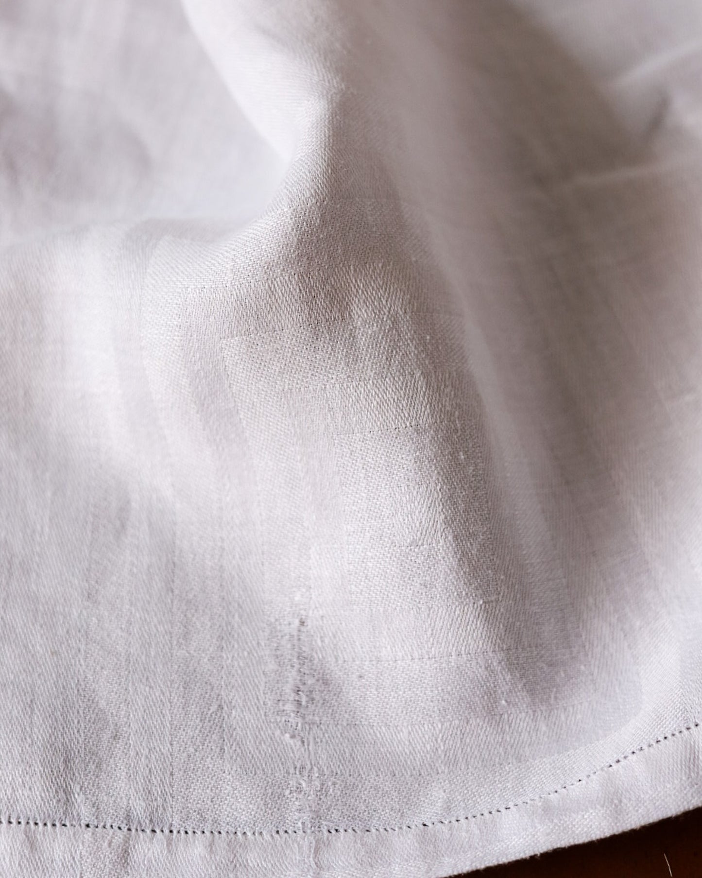 Tovaglia di quasi 5 metri in fiandra di lino con 12 tovaglioli