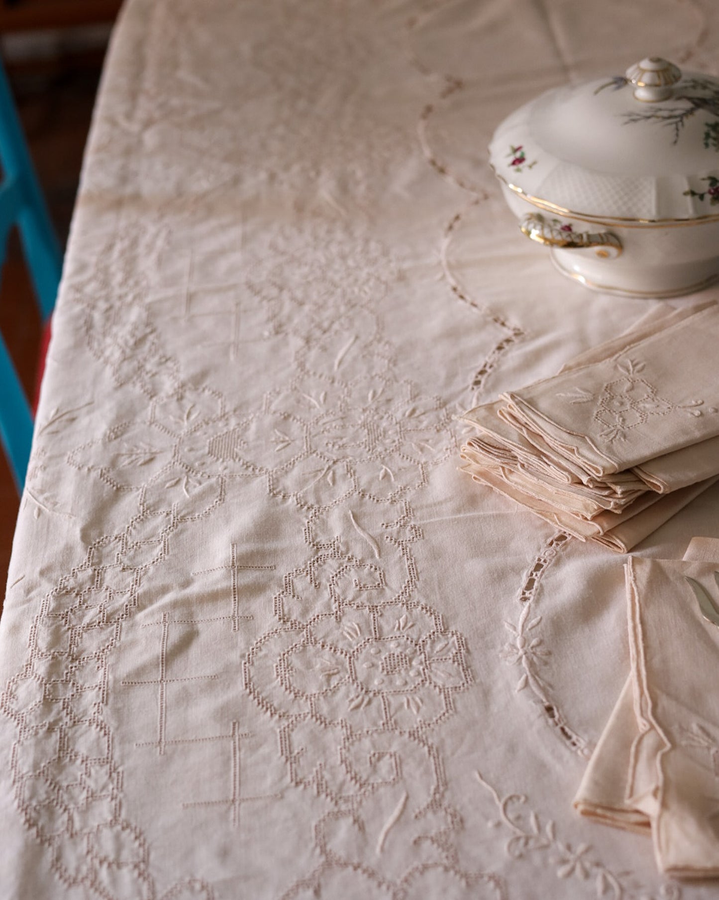 Tovaglia in lino avorio sfilato siciliano e intaglio  con 11 tovaglioli