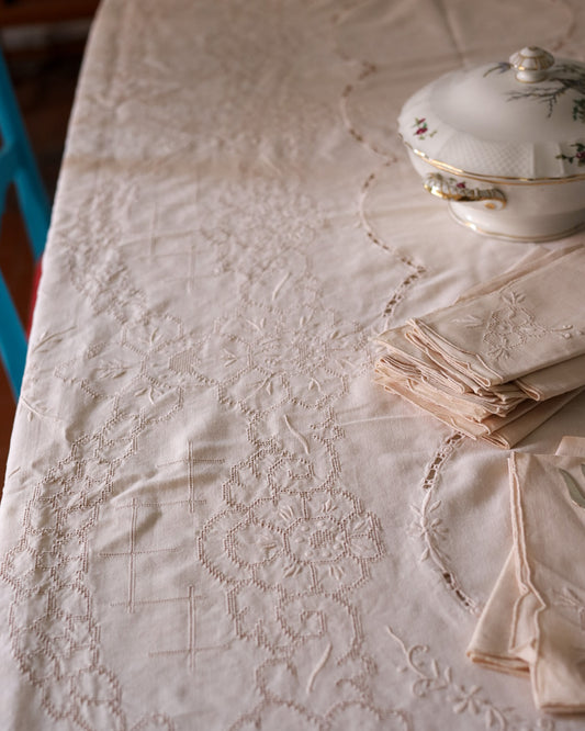 Tovaglia in lino avorio sfilato siciliano e intaglio  con 11 tovaglioli