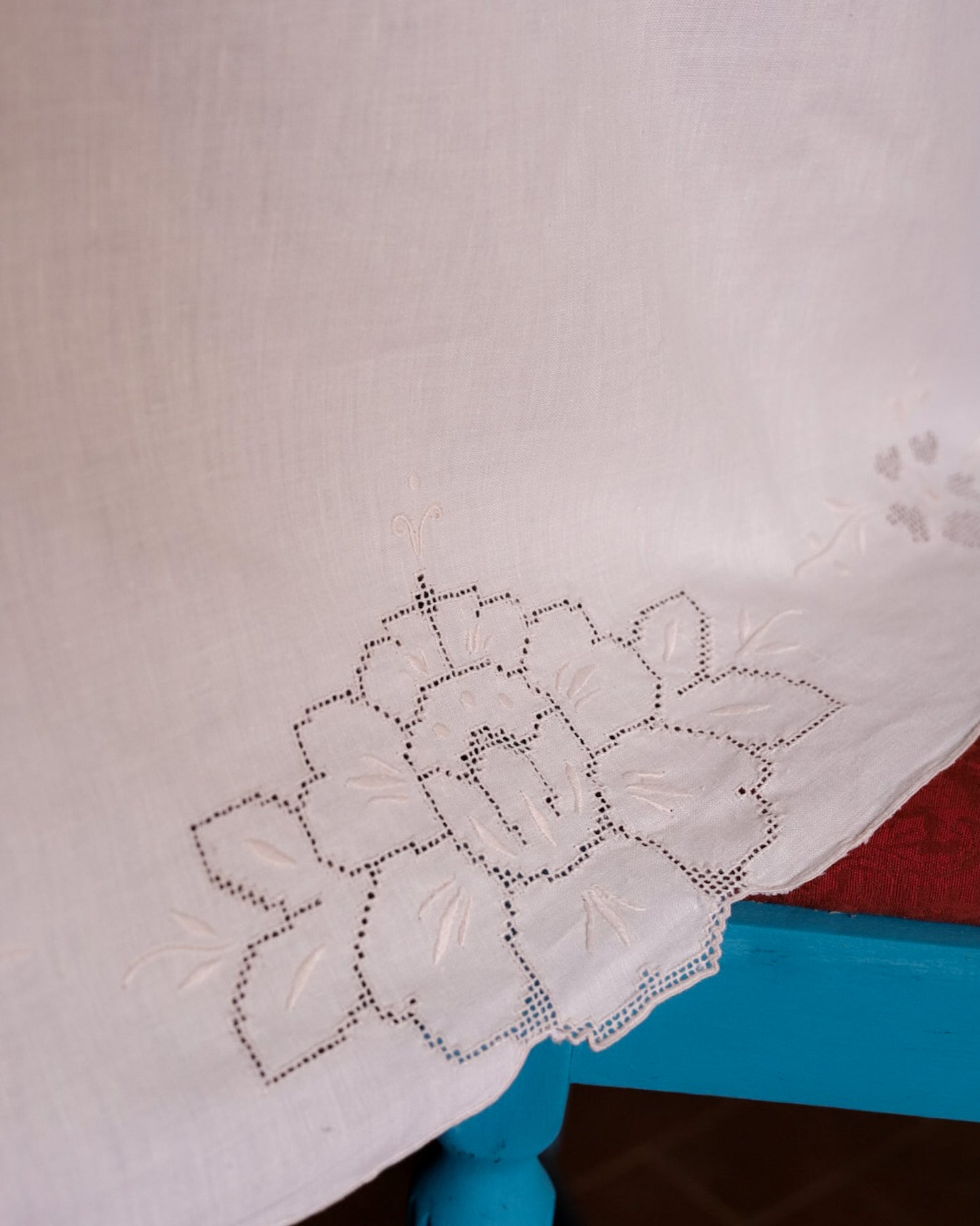 Tovaglia in lino avorio sfilato siciliano e intaglio  con 11 tovaglioli