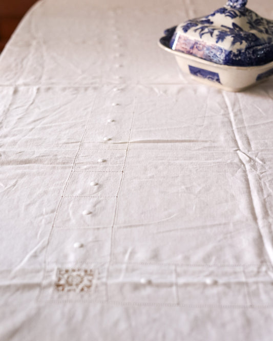 Tovaglia in lino d'olanda con ricamo punto aria