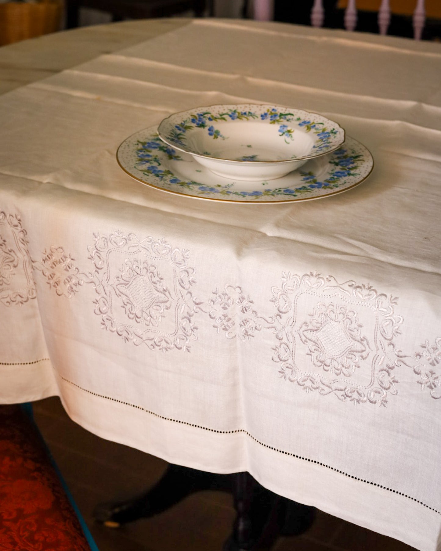 Set di tre runner in lino ricamati