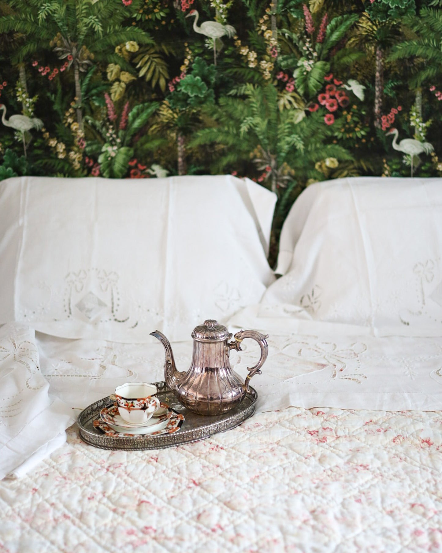 Lenzuolo antico in lino bianco d'Olanda con microfilet e intaglio