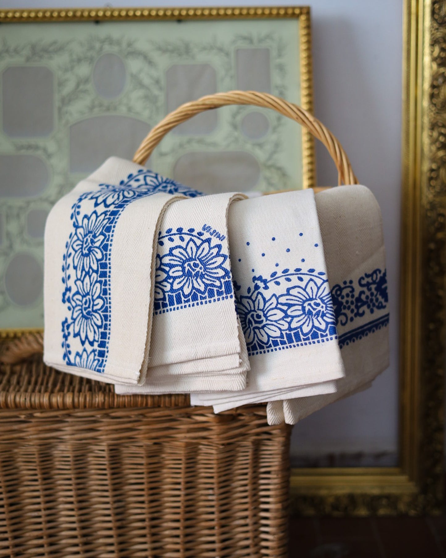 Set quattro strofinacci in lino e canapa con stampa a mano